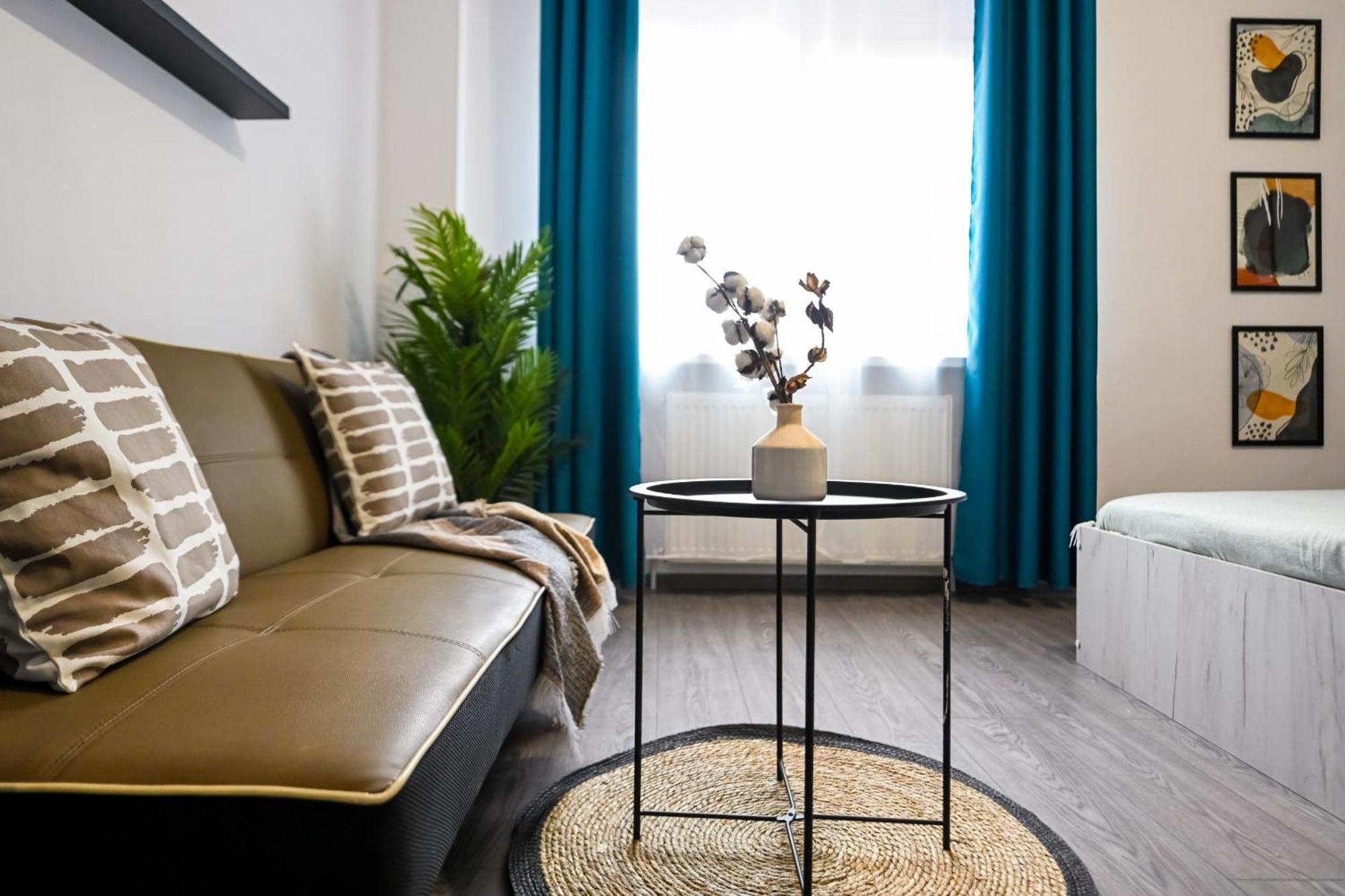 Old Town Charm - Modern & Comfortable In The Heart Of The * Bucarest