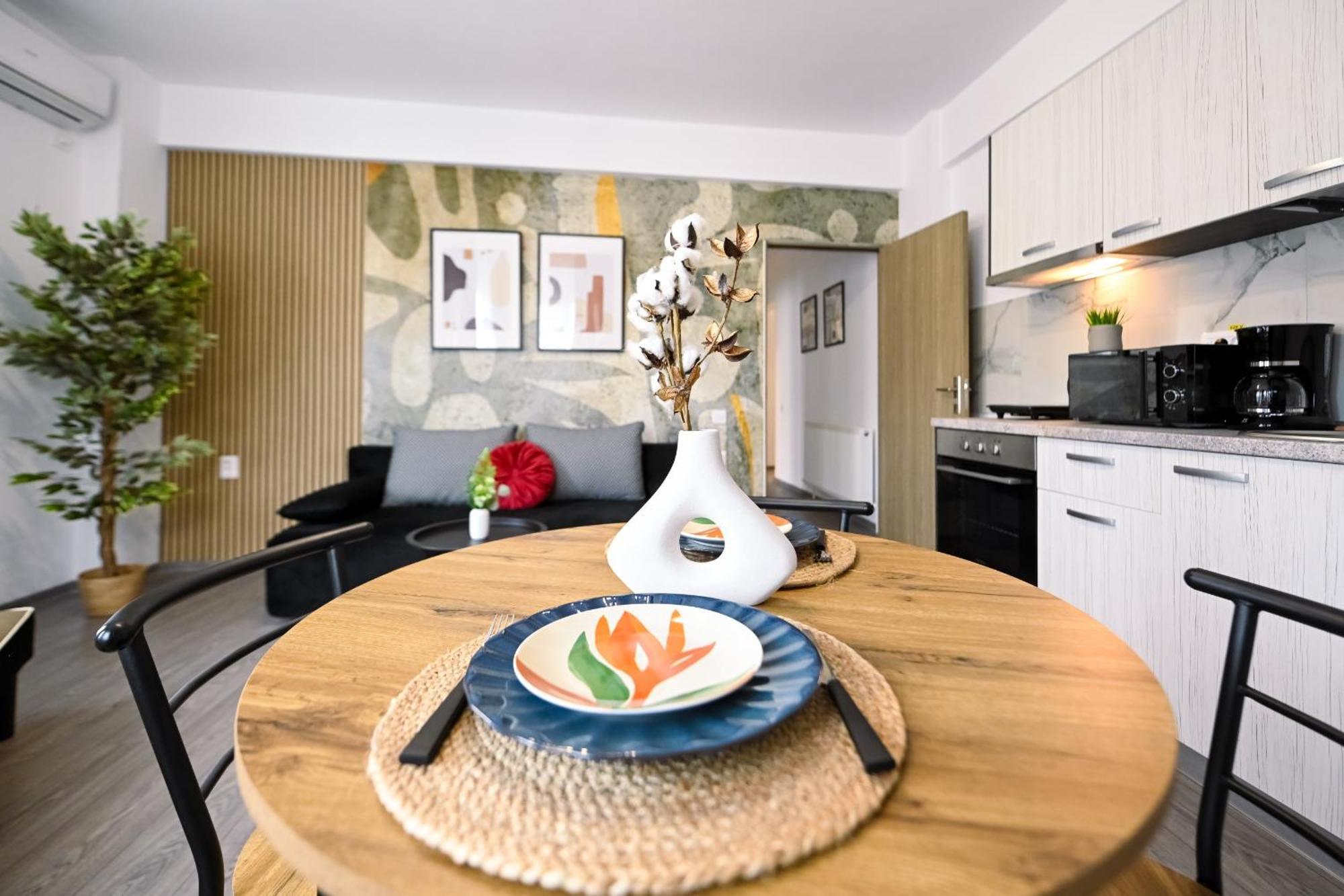 Appartamento Old Town Charm - Modern & Comfortable In The Heart Of The *