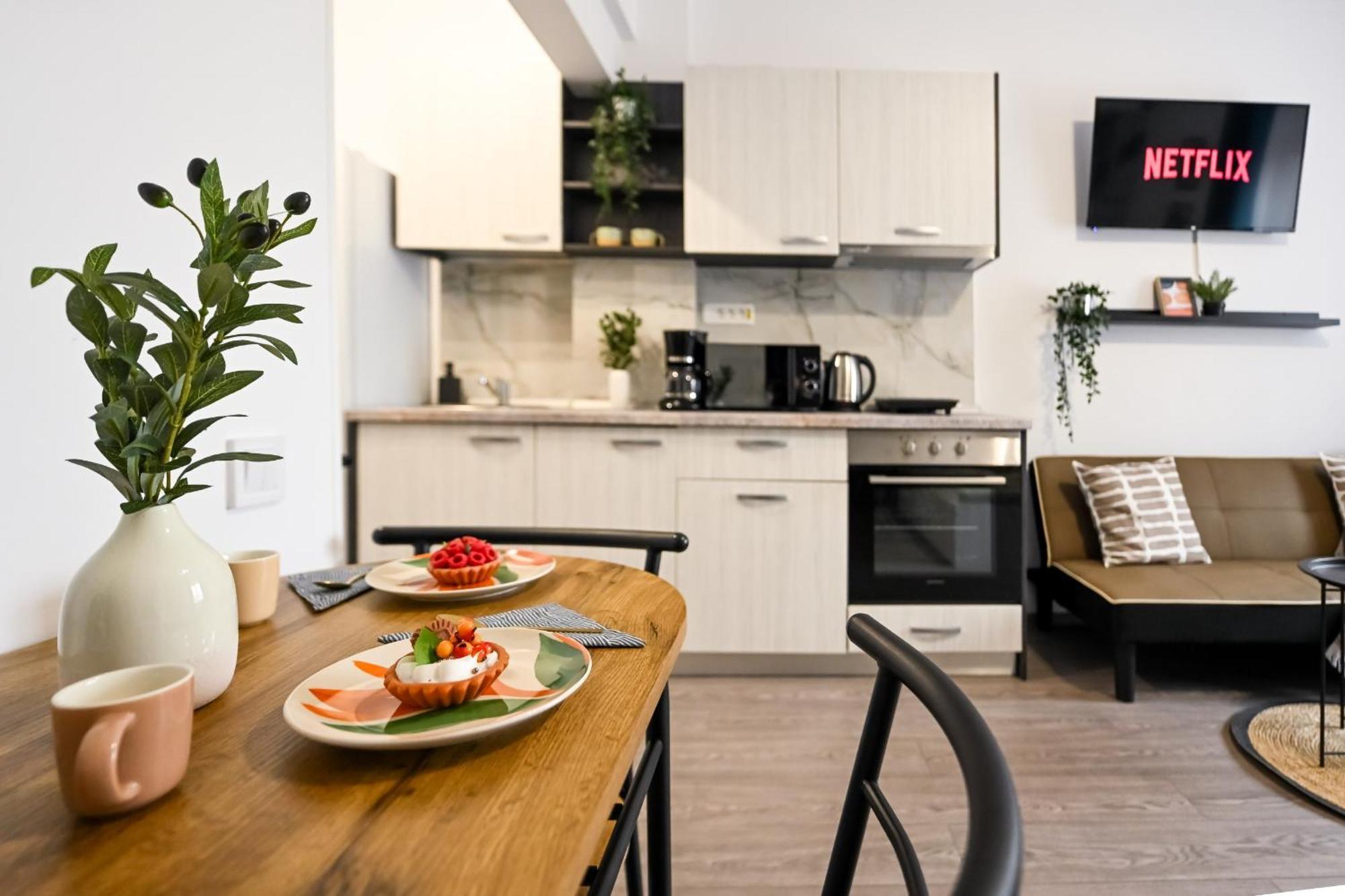 Appartamento Old Town Charm - Modern & Comfortable In The Heart Of The